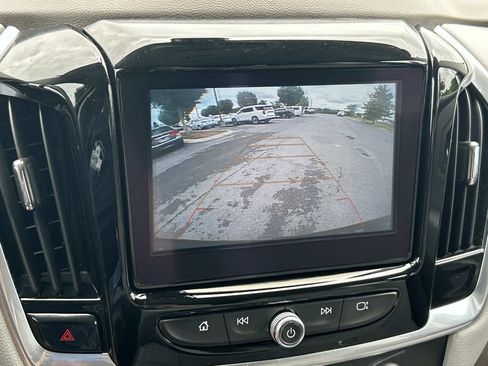 Used 2019 Chevrolet Traverse LT FWD image 29