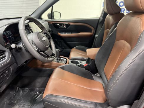 Used 2025 Subaru Forester Touring AWD/4WD image 11