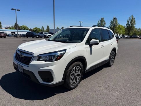 Used 2020 Subaru Forester Premium w/ Popular Package #1 AWD/4WD image 3