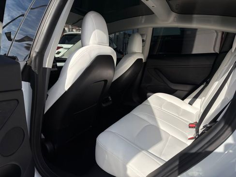 Used 2022 Tesla Model 3 Performance image 40