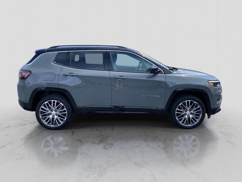 Certified 2022 Jeep Compass Limited w/ Elite Group AWD/4WD image 9