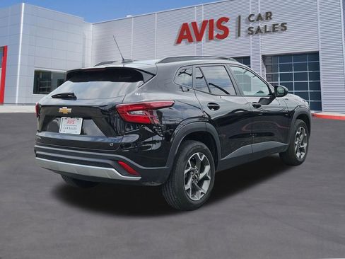 Used 2025 Chevrolet Trax LT w/ LT Convenience Package FWD image 6