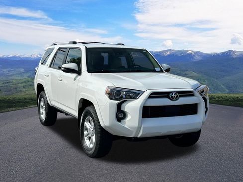 Certified 2023 Toyota 4Runner SR5 Premium AWD/4WD image 9