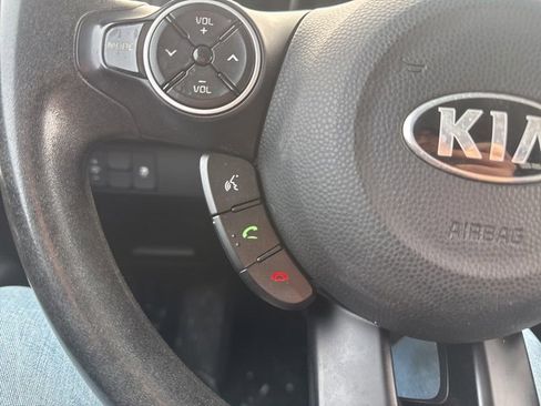 Used 2017 Kia Soul + image 23