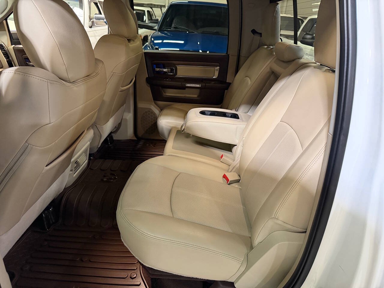 Used 2018 RAM 3500 Laramie RWD image 31
