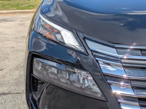 Certified 2025 Nissan Rogue SL w/ SL Premium Package FWD image 10