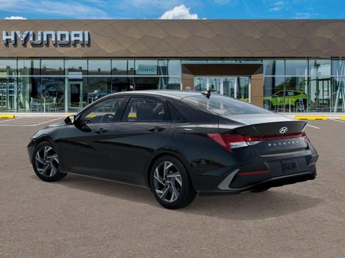 New 2026 Hyundai Elantra SEL Sport FWD image 5