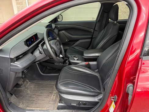 Used 2023 Ford Mustang Mach-E Premium image 18