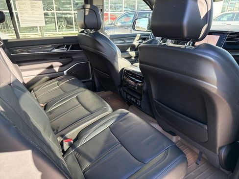 Used 2022 Jeep Wagoneer Series II w/ Premium Group I image 23