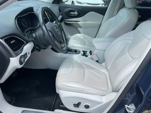 Used 2020 Jeep Cherokee Limited AWD/4WD image 16