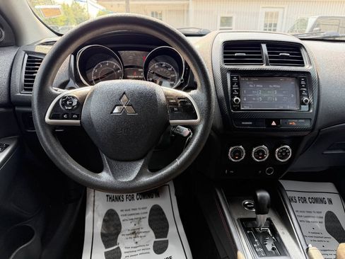 Used 2018 Mitsubishi Outlander Sport ES AWD/4WD image 12