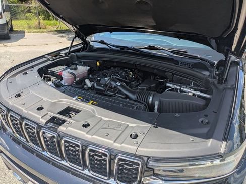Used 2022 Jeep Grand Cherokee L Limited w/ Luxury Tech Group II AWD/4WD image 41
