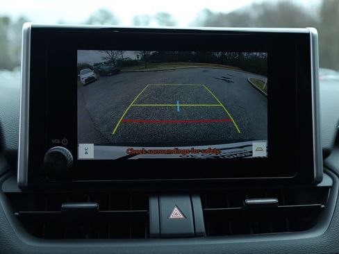 Used 2025 Toyota RAV4 XLE image 38