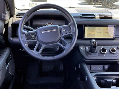 Used 2024 Land Rover Defender 110 X-Dynamic SE image 7