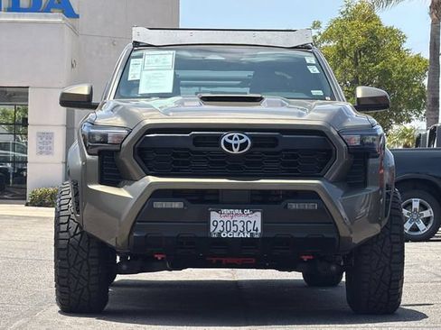 Used 2024 Toyota Tacoma TRD Sport AWD/4WD image 9