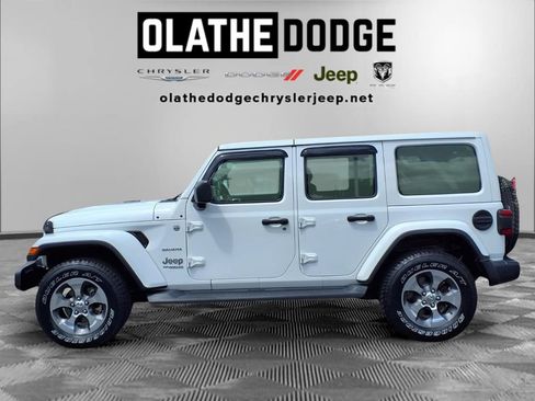 Certified 2019 Jeep Wrangler Unlimited Sahara AWD/4WD image 22