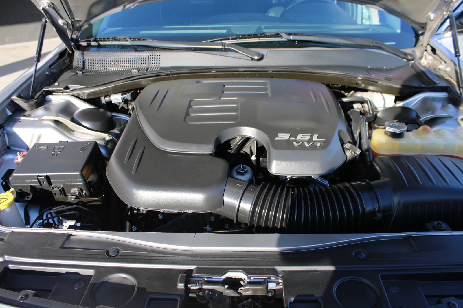Used 2016 Chrysler 300 C RWD image 32