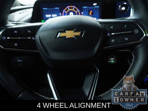 Used 2025 Chevrolet Traverse LT FWD image 4