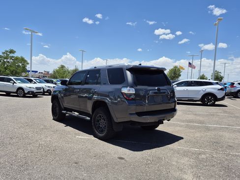 Used 2018 Toyota 4Runner SR5 Premium AWD/4WD image 3