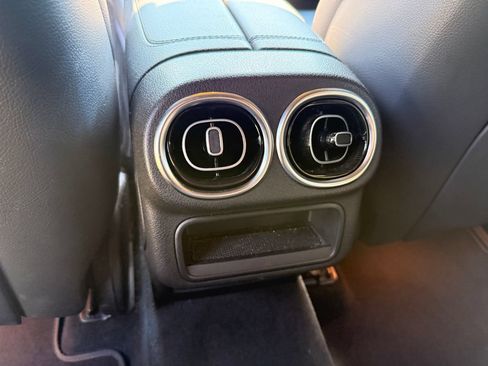 Used 2024 Mercedes-Benz GLC 300 image 26