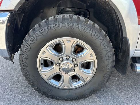 Used 2014 RAM 3500 Laramie w/ Convenience Group AWD/4WD image 11