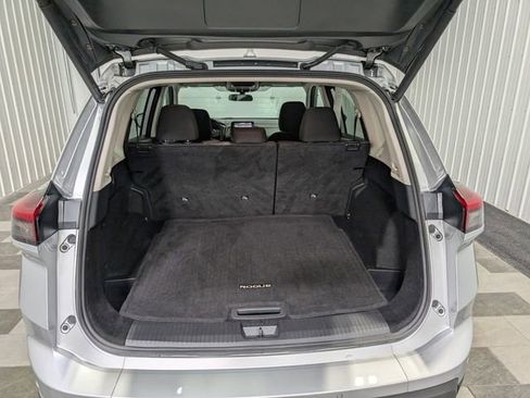 Used 2025 Nissan Rogue SV image 23