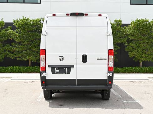 Used 2023 RAM ProMaster 2500 FWD image 5