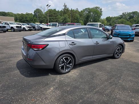 Used 2024 Nissan Sentra SV FWD image 5