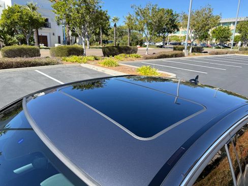 Used 2010 Mercedes-Benz C 63 AMG Sedan image 8