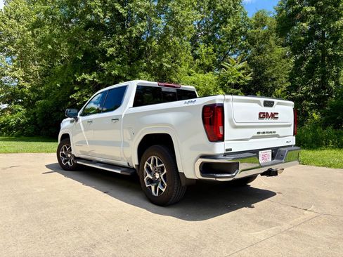 Used 2025 GMC Sierra 1500 SLT w/ SLT Convenience Package AWD/4WD image 11