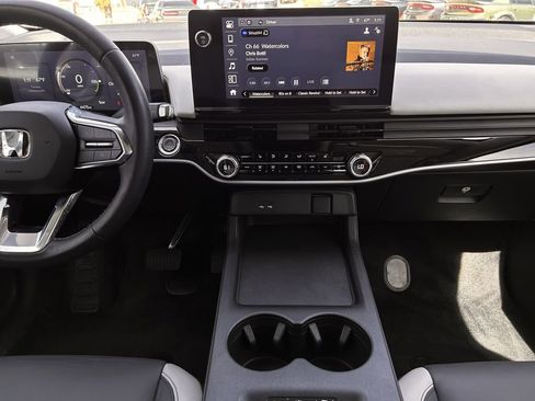 Used 2025 Honda Prologue Touring image 18