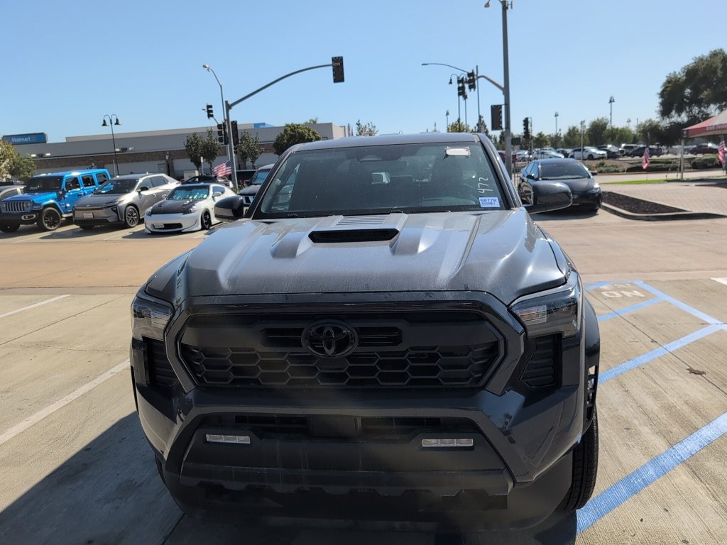 Used 2026 Toyota Tacoma TRD Sport AWD/4WD image 2