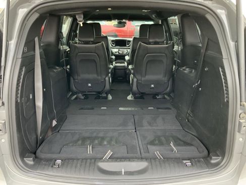 Used 2021 Chrysler Pacifica Limited w/ S Appearance Package image 13