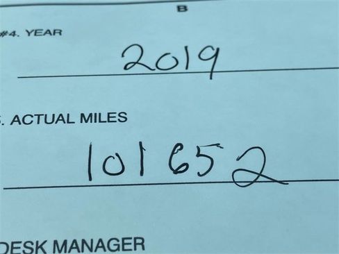 Used 2019 GMC Yukon XL SLT image 9