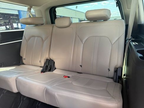 Used 2022 Ford Expedition Max Limited AWD/4WD image 23