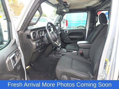 Used 2023 Jeep Wrangler Unlimited w/ Cold Weather Group image 12