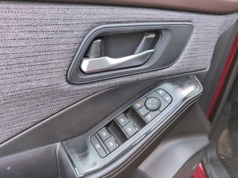 Used 2023 Nissan Rogue SV FWD image 10