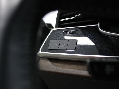 Used 2020 Audi Q8 Premium Plus AWD/4WD image 36