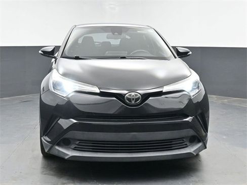 Used 2018 Toyota C-HR image 3
