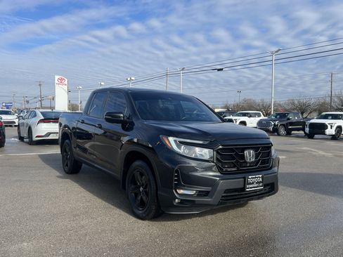 Used 2021 Honda Ridgeline Black Edition image 3