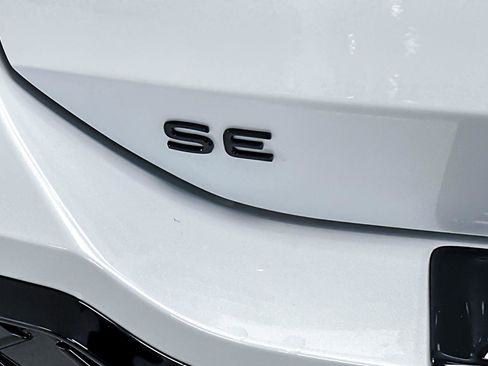 New 2026 Volkswagen Tiguan SE R-Line AWD/4WD image 25