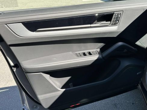 New 2026 Porsche Cayenne S AWD/4WD image 17