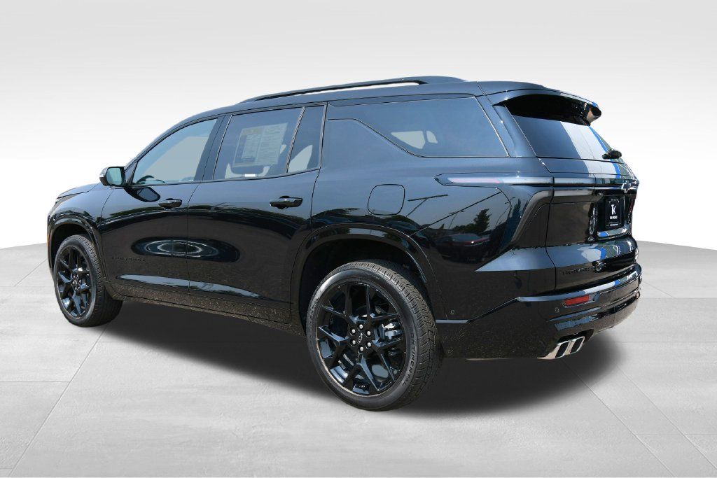 Used 2025 Chevrolet Traverse RS w/ LPO, Floor Liner Package AWD/4WD image 5