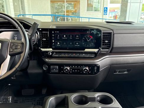 Used 2025 GMC Sierra 1500 SLT AWD/4WD image 17