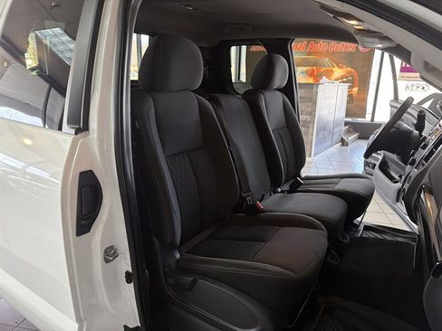 Used 2017 Nissan Titan SV image 22