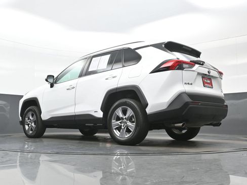 Used 2022 Toyota RAV4 XLE AWD/4WD image 30