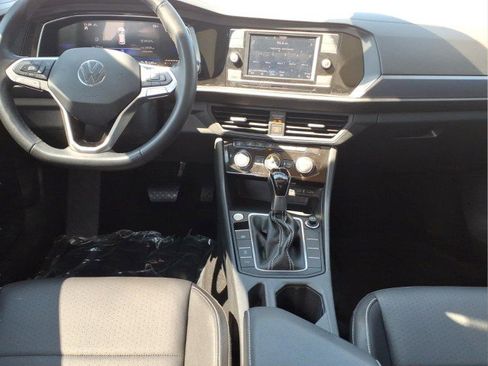 Certified 2024 Volkswagen Jetta SE FWD image 11