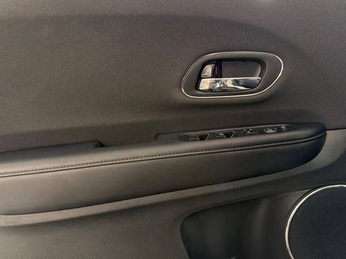Used 2022 Honda HR-V EX image 12