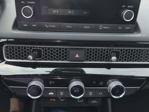 Used 2024 Honda Civic Sport image 3