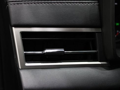 Used 2022 Mitsubishi Outlander SE image 19